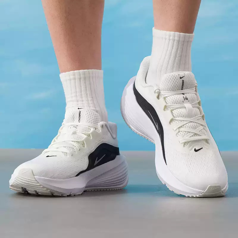 NIKE DOWNSHIFTER 14 Men's Runn - Lightweight Road Running Shoes recension och pris