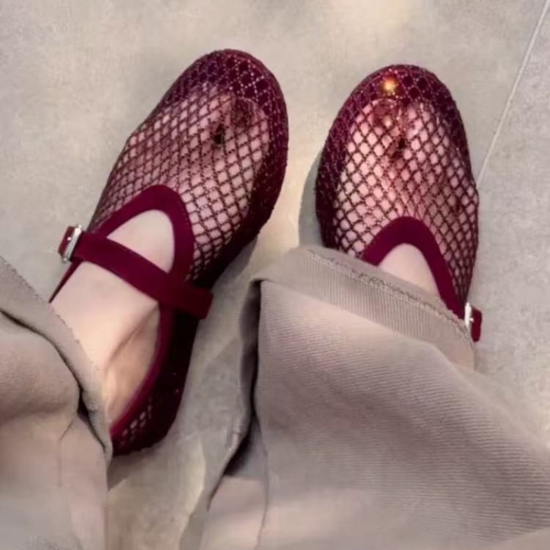 Hollow Rhinestone Baotou Sanda - Sandals recension och pris